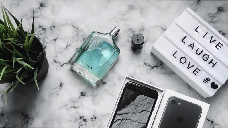 Nước hoa gi&uacute;p lưu hương thơm tr&ecirc;n cơ thể