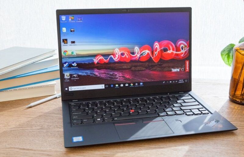Laptop Lenovo Thinkpad X1 Carbon l&agrave;m từ chất liệu sợi Carbon cao cấp bền bỉ