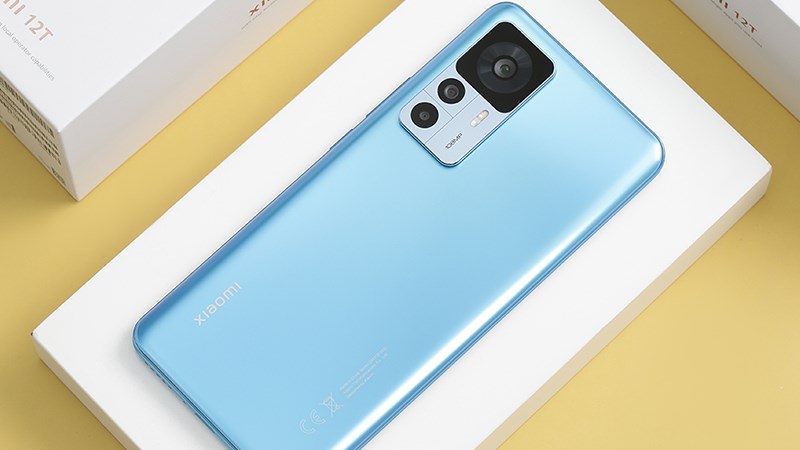 Tông màu trẻ trung, bắt mắt cùng thiết kế cao cấp Tông màu trẻ trung, bắt mắt cùng thiết kế cao cấp