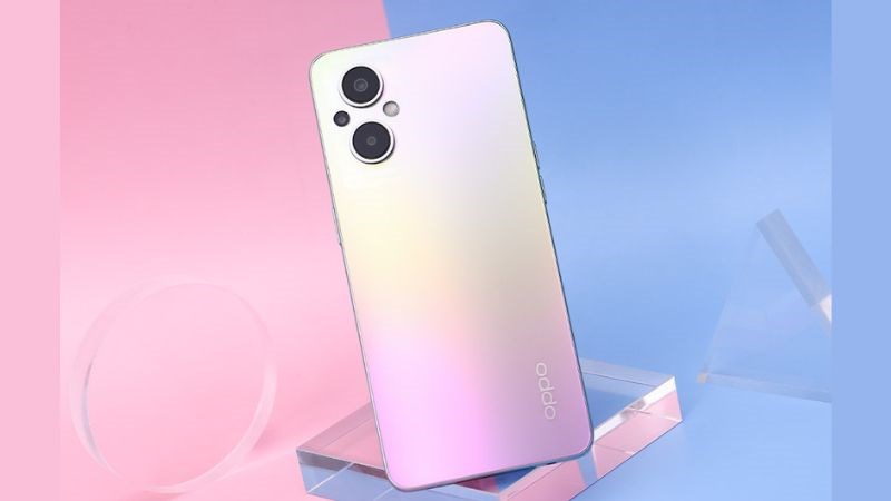 Mặt lưng tinh tế của Reno7 Z Mặt lưng tinh tế của Reno7 Z