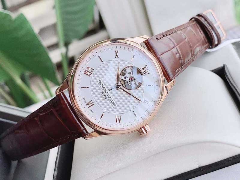 Đồng hồ FREDERIQUE CONSTANT Classics 40 mm Nam FC-310MV5B4 sở hữu nét lịch lãm, sang trọng với tông màu nâu thanh lịch Đồng hồ FREDERIQUE CONSTANT Classics 40 mm Nam FC-310MV5B4 sở hữu nét lịch lãm, sang trọng với tông màu nâu thanh lịch