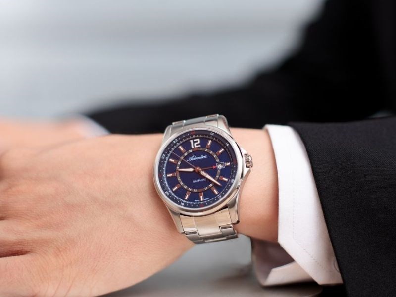 Ngoài ra còn được tích hợp lịch ngày và đồng hồ 24 giờ Ngoài ra còn được tích hợp lịch ngày và đồng hồ 24 giờ