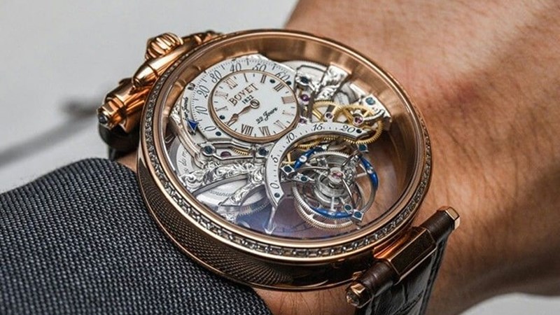 Mặt đồng hồ lộ khung xương thiết kế tinh xảo, cao cấp từ mọi g&oacute;c nh&igrave;n