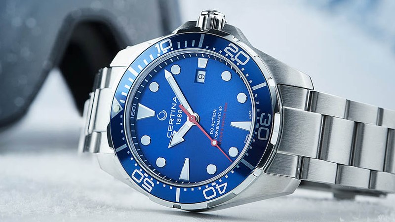 Mặt đồng hồ lặn c&oacute; v&ograve;ng bezel mang đến nhiều tiện &iacute;ch khi sử dụng cho thợ lặn