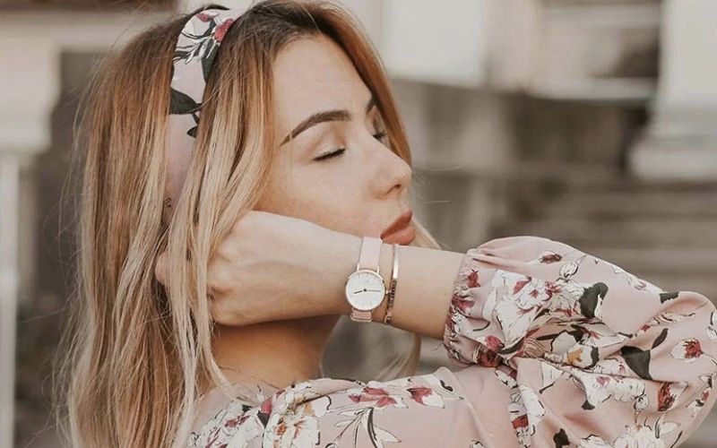 Phối đồ cùng đồng hồ vintage và một vài phụ kiện khác là ý tưởng tuyệt vời Phối đồ cùng đồng hồ vintage và một vài phụ kiện khác là ý tưởng tuyệt vời