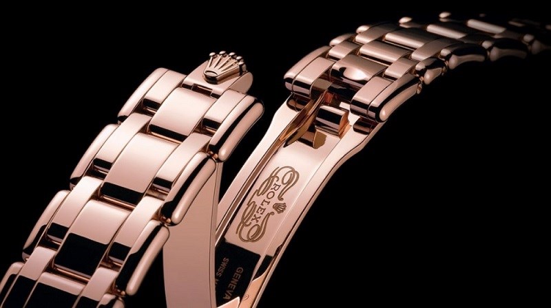 D&ograve;ng d&acirc;y đeo đồng hồ đ&atilde; được cải tiến so với phi&ecirc;n bản trước