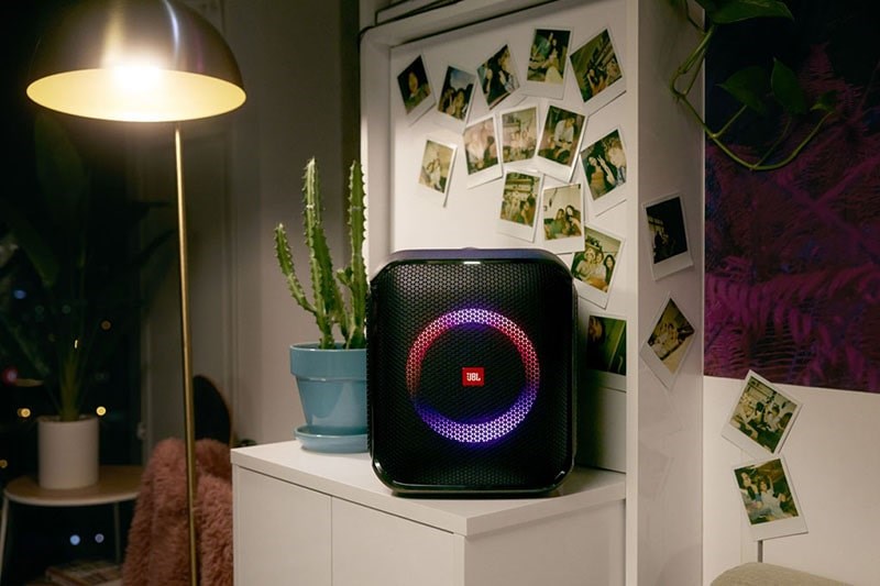 top-loa-bluetooth-co-den-cuc-xin-cuc-xinh-duoc-4 Chống nước IPX4 chống được tia nước phun trực tiếp