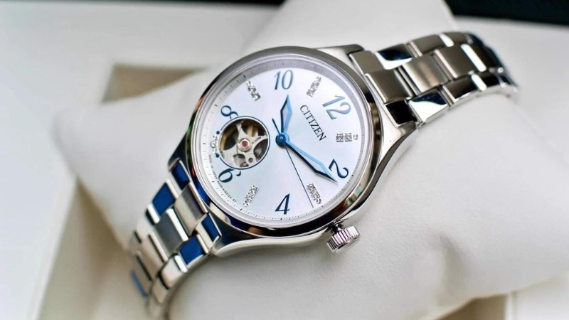 Màu sắc sang trọng, kiểu dáng nhẹ nhàng phù hợp với phái nữ Màu sắc sang trọng, kiểu dáng nhẹ nhàng phù hợp với phái nữ