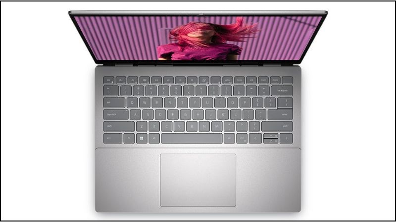 B&agrave;n ph&iacute;m với thiết kế ph&iacute;m rộng, thao t&aacute;c g&otilde; thoải m&aacute;i