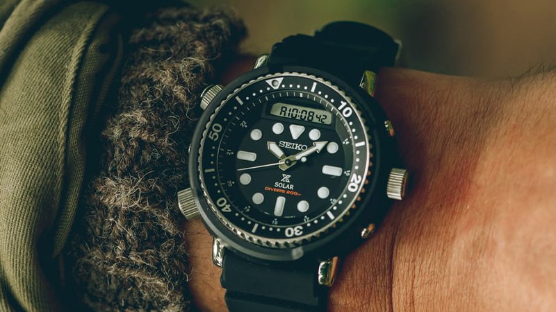 Đồng hồ Seiko nạp pin dễ d&agrave;ng, cho thời gian t&iacute;ch trữ năng lượng l&acirc;u