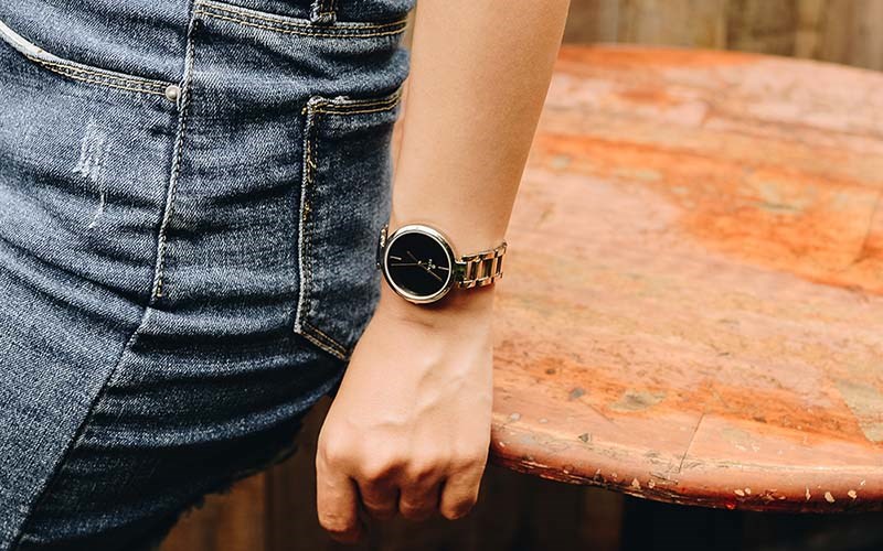 Đơn giản v&agrave; tinh tế ph&ugrave; hợp với c&aacute;c c&ocirc; n&agrave;ng thời thượng