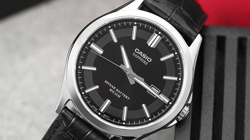 Thiết kế tối giản, đường n&eacute;t sắc sảo, ho&agrave;n thiện, ph&ugrave; hợp với nhiều loại phục trang