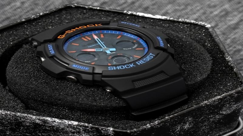 Đồng hồ c&oacute; trọng lượng nhẹ, bền chắc.