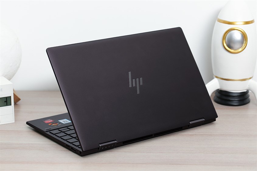 Ghi điểm với lối thiết kế mỏng nhẹ, đậm t&iacute;nh thời trang