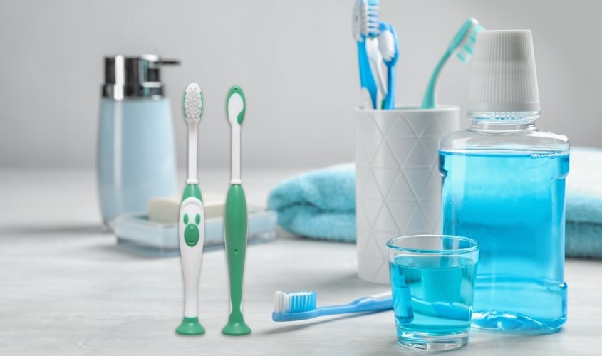 Bàn chải cho bé Lipzo Kids 2 lông siêu mềm (từ 5 tuổi) - Màu ngẫu nhiên