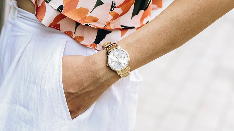 Đồng hồ Q&Q sang trọng, qu&yacute; ph&aacute;i