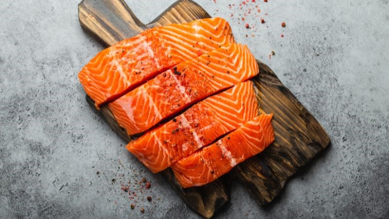 Ăn cá sống sẽ khiến thai phụ dễ bị sảy thai, thai lưu