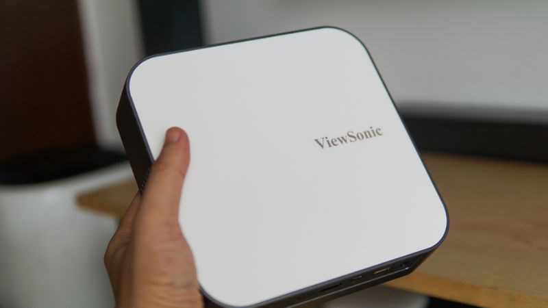 Máy chiếu trở nên nặng hơn khi nó trở nên phức tạp và mạnh mẽ hơn Máy chiếu nặng hơn khi nó trở nên phức tạp và mạnh mẽ hơn