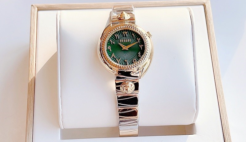 Đồng hồ Versus được ra đời tại nước &Yacute;