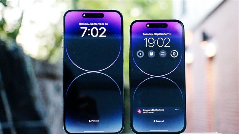N&ecirc;n mua iPhone 14 bản ch&iacute;nh h&atilde;ng VN/A hơn