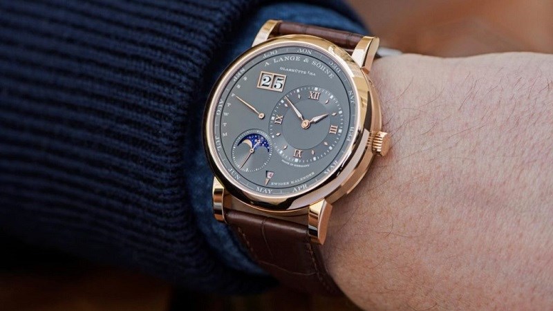 Chức năng bao gồm 3 loại lịch l&agrave; lịch ng&agrave;y, lịch thứ, lịch th&aacute;ng