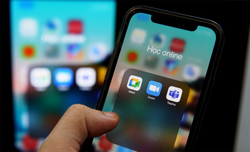 Trang bị một số t&iacute;nh năng cơ bản như một chiếc laptop