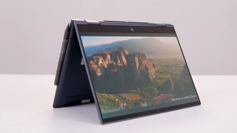 Laptop HP Envy X360 13 bf0090TU i7 1250U (76B13PA) với thiết kế gập 360 độ thuận tiện v&agrave; linh hoạt