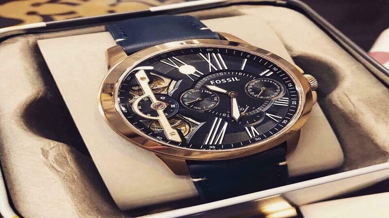 Fossil l&agrave; thương hiệu đồng hồ đến từ Mỹ nổi bật với thiết kế tinh tế, m&agrave;u sắc cổ điển