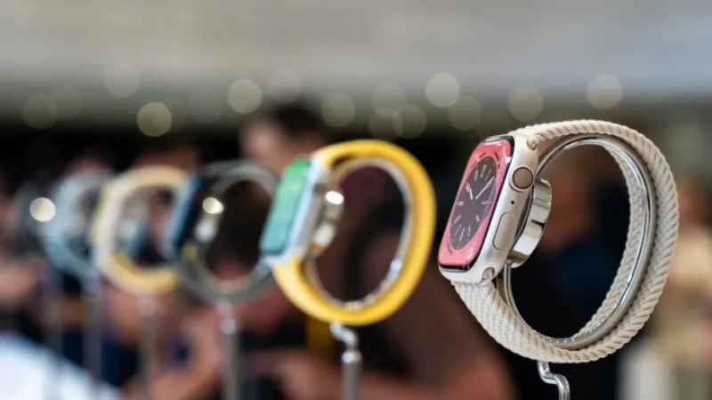z Apple Watch bản nhôm rẻ hơn Apple Watch bản thép