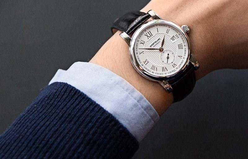 Mặt số thường được thiết kế dạng số La M&atilde;