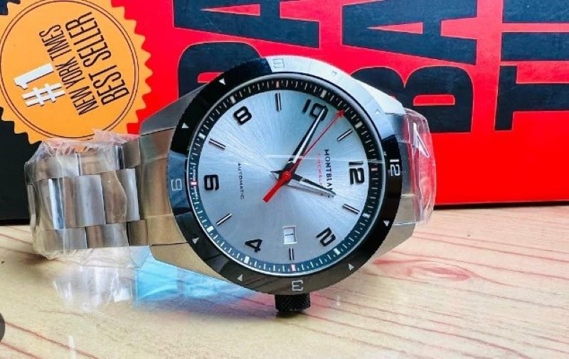 Tone m&agrave;u chủ đạo đen trắng ph&ugrave; hợp với mọi kh&ocirc;ng gian