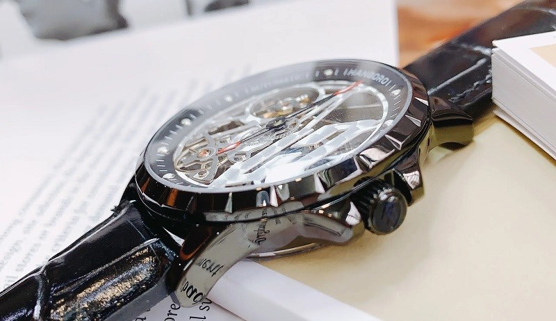 Thiết kế lộ bộ m&aacute;y b&ecirc;n trong độc đ&aacute;o, th&uacute; vị