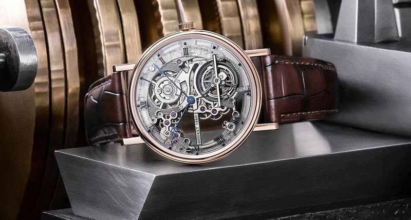 Đồng hồ Tourbillon tượng trưng cho sự xa xỉ, hào nhoáng