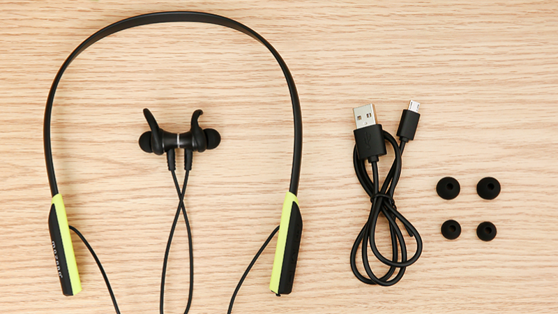 Tai nghe Bluetooth Mozard Flex4 đen xanh c&oacute; sự phối hợp m&agrave;u sắc trẻ trung gi&uacute;p tai nghe th&ecirc;m nổi bật