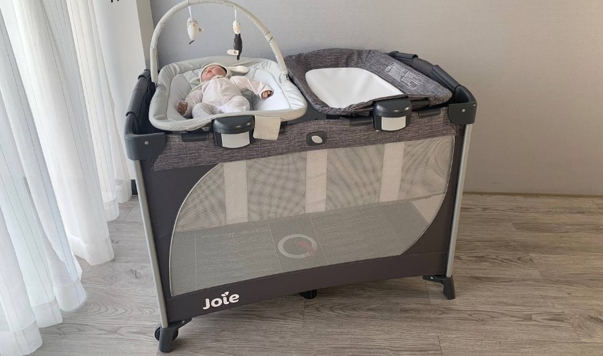 Giường cũi Joie (0 - 15 kg)