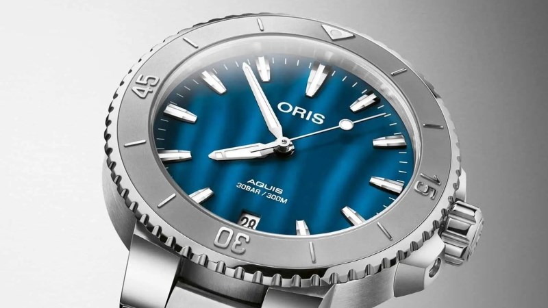 Oris sử dụng bộ m&aacute;y mạnh mẽ, chống nước tốt