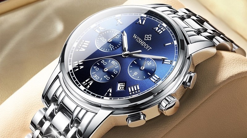 Được trang bị lịch ng&agrave;y v&agrave; chống nước cơ bản