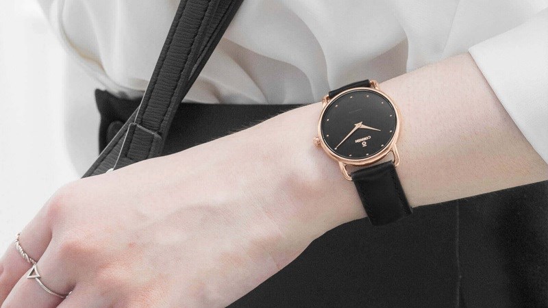 Người mệnh mộc c&oacute; thể tham khảo m&agrave;u đen, xanh