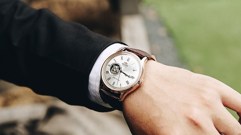 Đồng hồ sai giờ do ảnh hưởng của từ trường