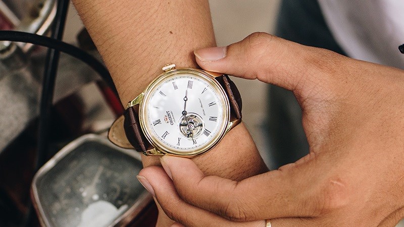 Chỉ được xoay núm tròn theo chiều thuận