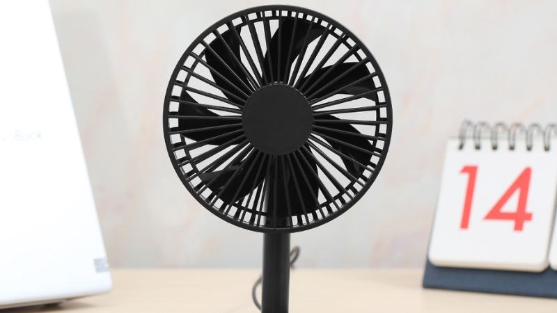 Quạt mini JM SF14 thiết kế 5 cánh lạ mắt Quạt mini JM SF14 thiết kế 5 cánh lạ mắt