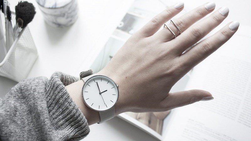 Chất liệu, c&ocirc;ng nghệ v&agrave; thương hiệu ảnh hưởng đến gi&aacute; b&aacute;n