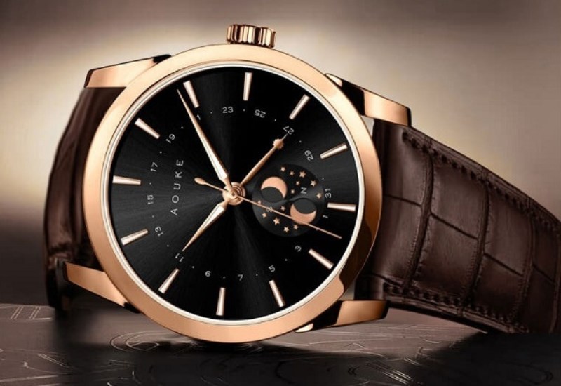 D&acirc;y da n&acirc;u c&ugrave;ng khung viền v&agrave;ng đồng gi&uacute;p tổng thể trở n&ecirc;n bắt mắt