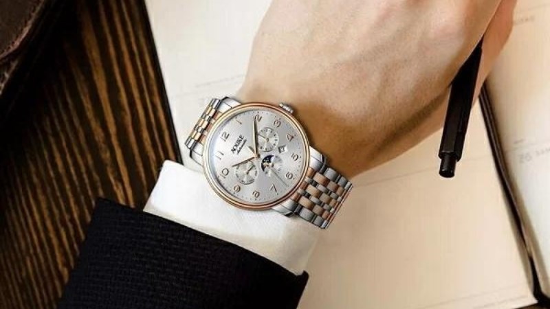 Đồng hồ Aouke thuộc ph&acirc;n kh&uacute;c gi&aacute; tầm trung 