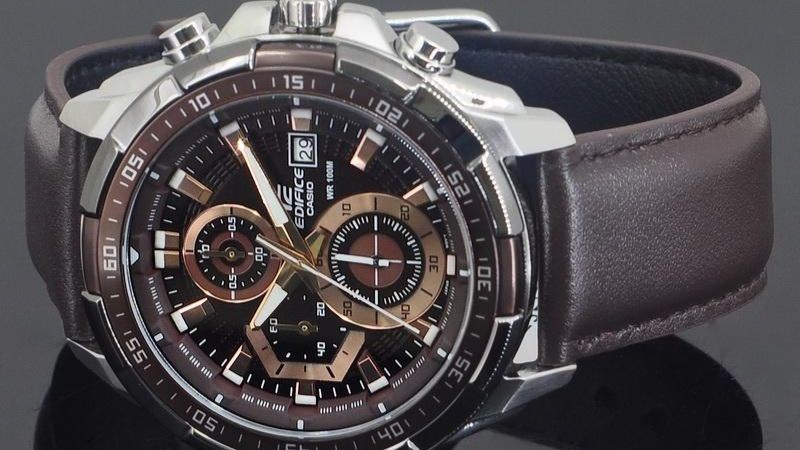 Chỉnh ng&agrave;y đồng hồ Casio Edifice 3 n&uacute;t đơn giản
