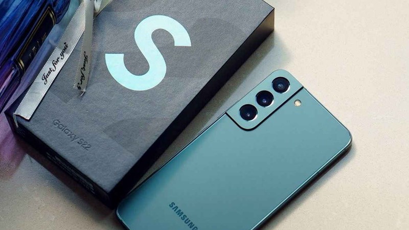 Mức gi&aacute; kh&ocirc;ng ch&ecirc;nh lệch mấy so với l&uacute;c ra mắt Samsung S22 Plus