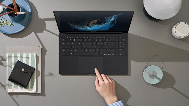 Thiết bị r&ograve; rỉ c&oacute; m&agrave;u x&aacute;m, kh&aacute; tương đồng về thiết kế