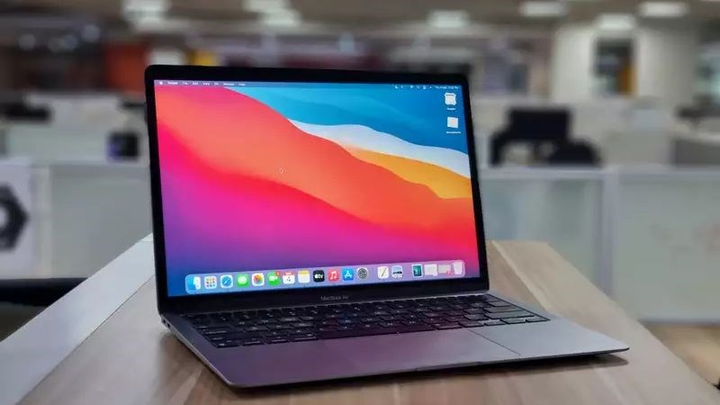 Chiếc MacBook ph&ugrave; hợp cho d&acirc;n văn ph&ograve;ng l&agrave;m việc ng&agrave;y d&agrave;i