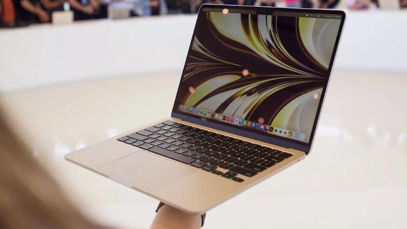 Chip của chiếc Macbook Pro M2 Max c&oacute; đến 12 nh&acirc;n CPU