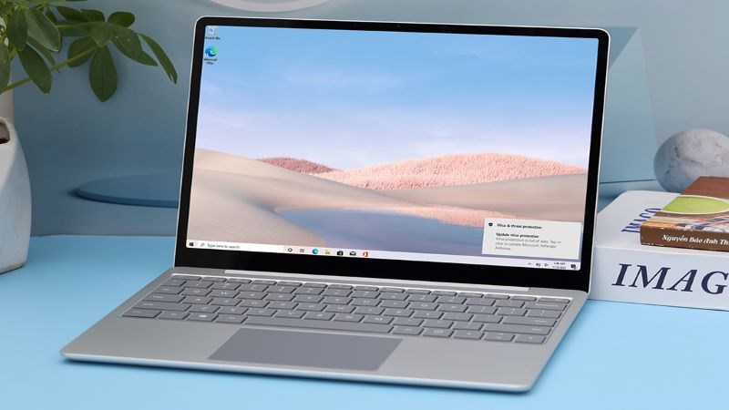 Laptop có thiết kế mỏng nhẹ, dễ dàng di chuyển Laptop có thiết kế mỏng nhẹ, dễ dàng di chuyển